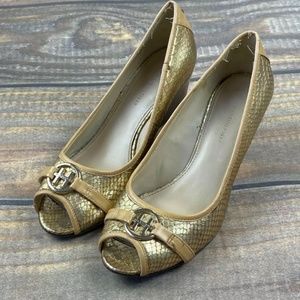 Tommy Hilfiger Leanna Wedge Pump Gold Snakeskin Wedge 2.5" Heels Women's 6M